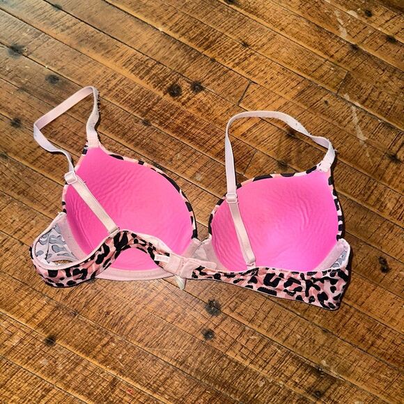 Victoria’s Secret Pink leopard wear everywhere lightly lined 36B bra - Picture 2 of 3
